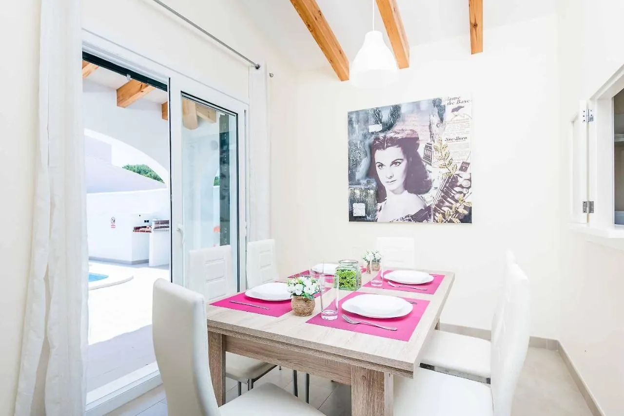Villa Anabel Меркадаль